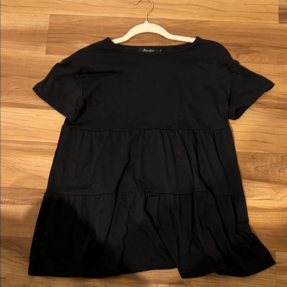Simplicity Black Short Sleeve Tiered Tunic Top